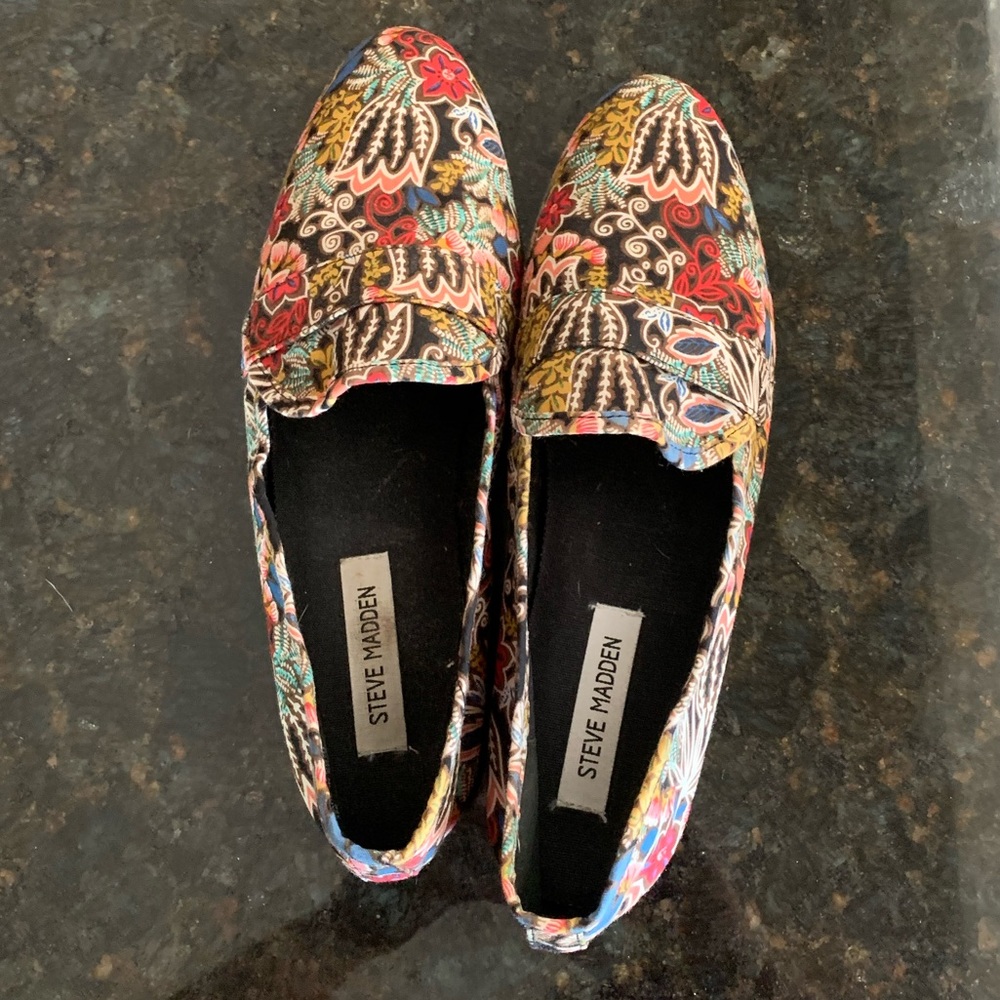 Steve Madden floral flats